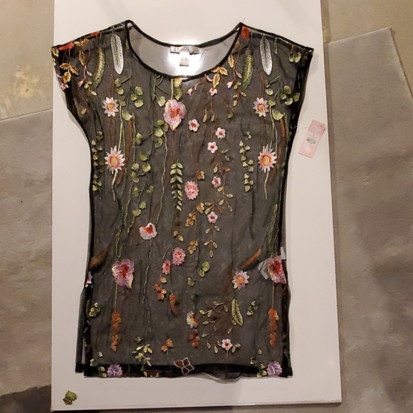 🆕️ 4/25$ 🌷⚘Floral Top New with Tags